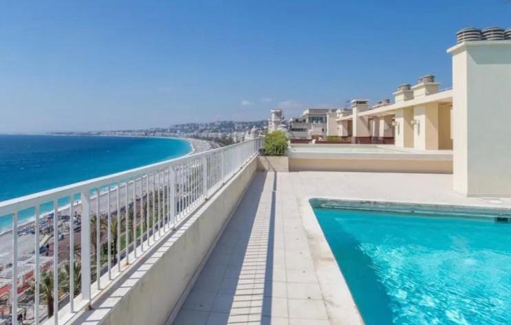Le Royal, Spacious Seaside Apartment Rooftop And Pool Nizza Esterno foto
